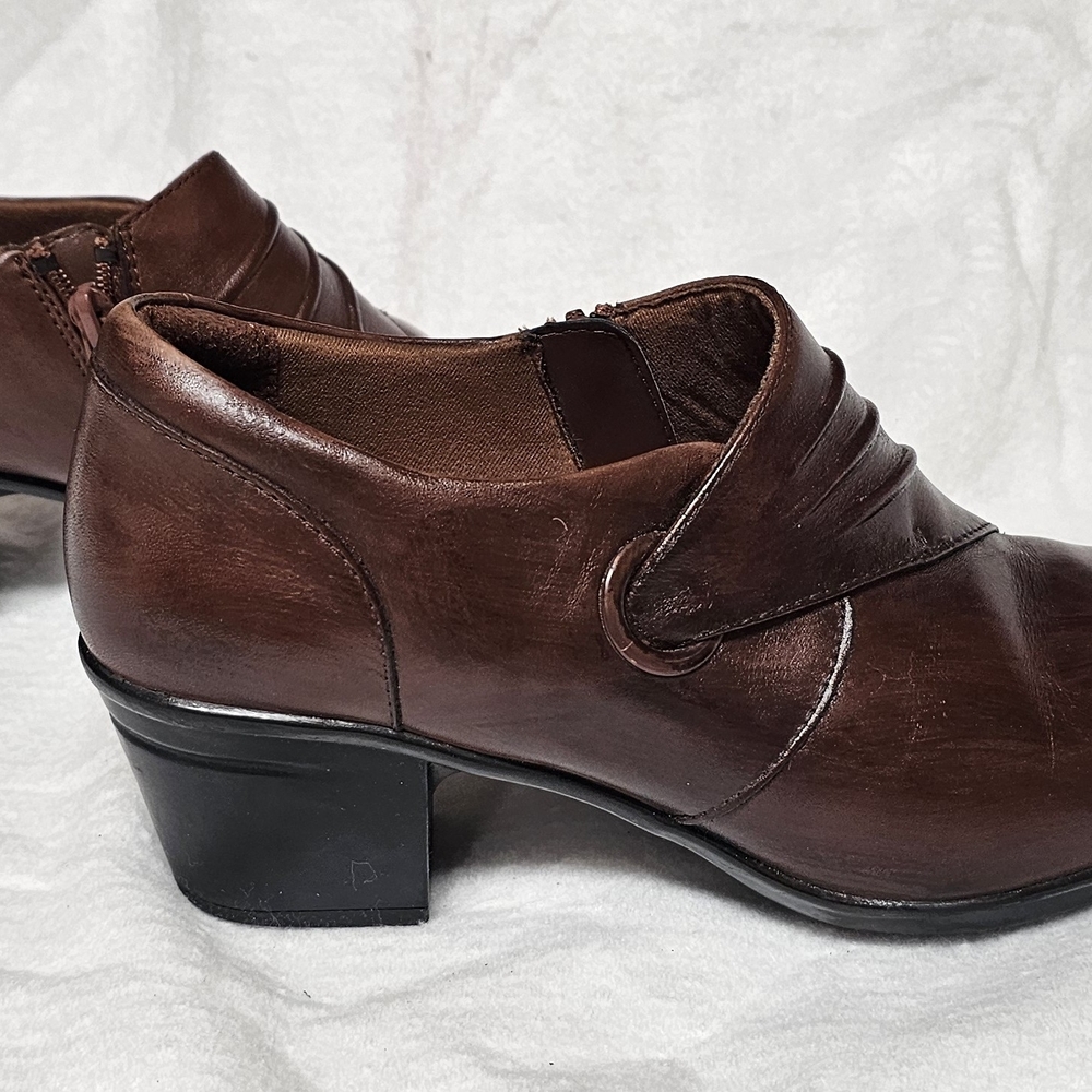 Clarks Women's Emslie Willa Loafer